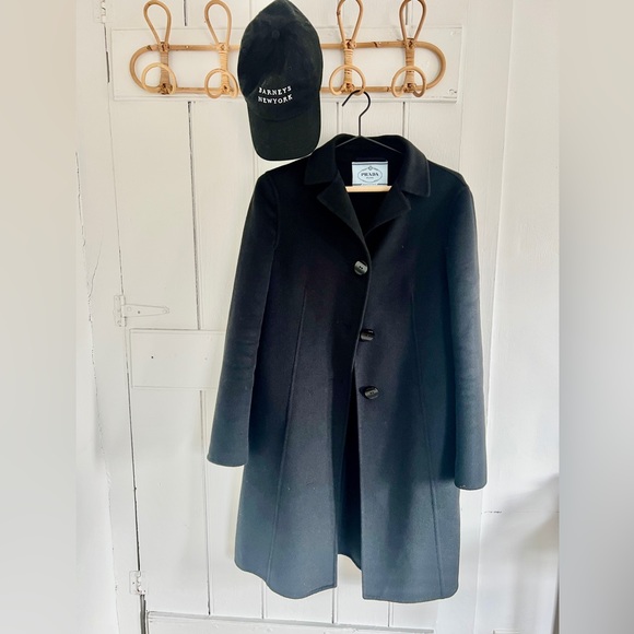 PRADA ネイビー 薄手コート 46　【6597ae85】 PRADA ネイビー 薄手コート 46 【6597ae85】 - メルカリ